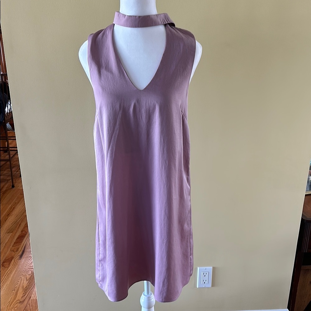 Lavender Sleeveless V-Neck Dress